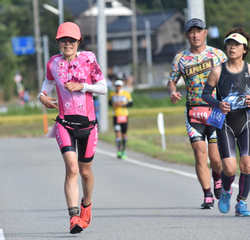 ★真由子の佐渡国際トライアスロンAタイプ女子エイジ優勝＆女子総合５位を達成した５つの理由？！★モルテン買うなら青トラで！★